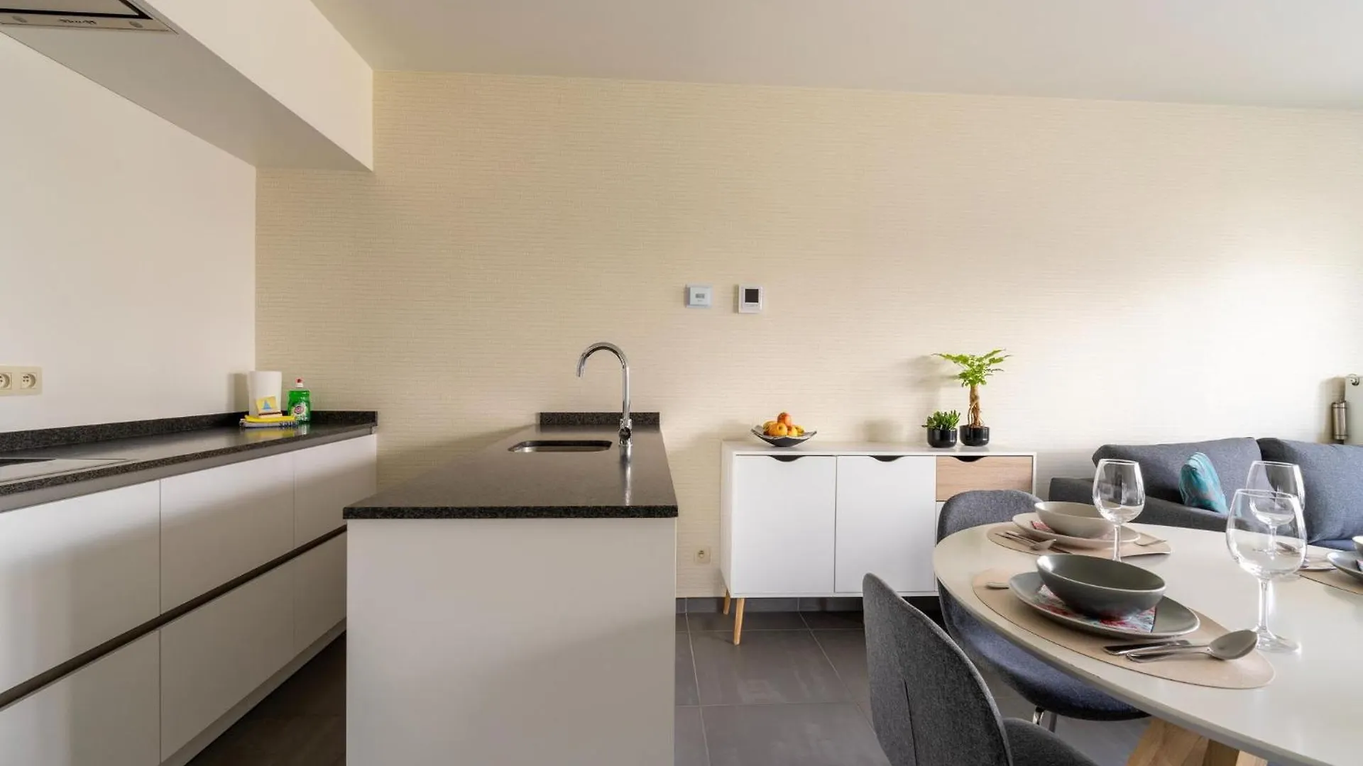 Cozy 2-Room Apartment In The Center Of Ostenda